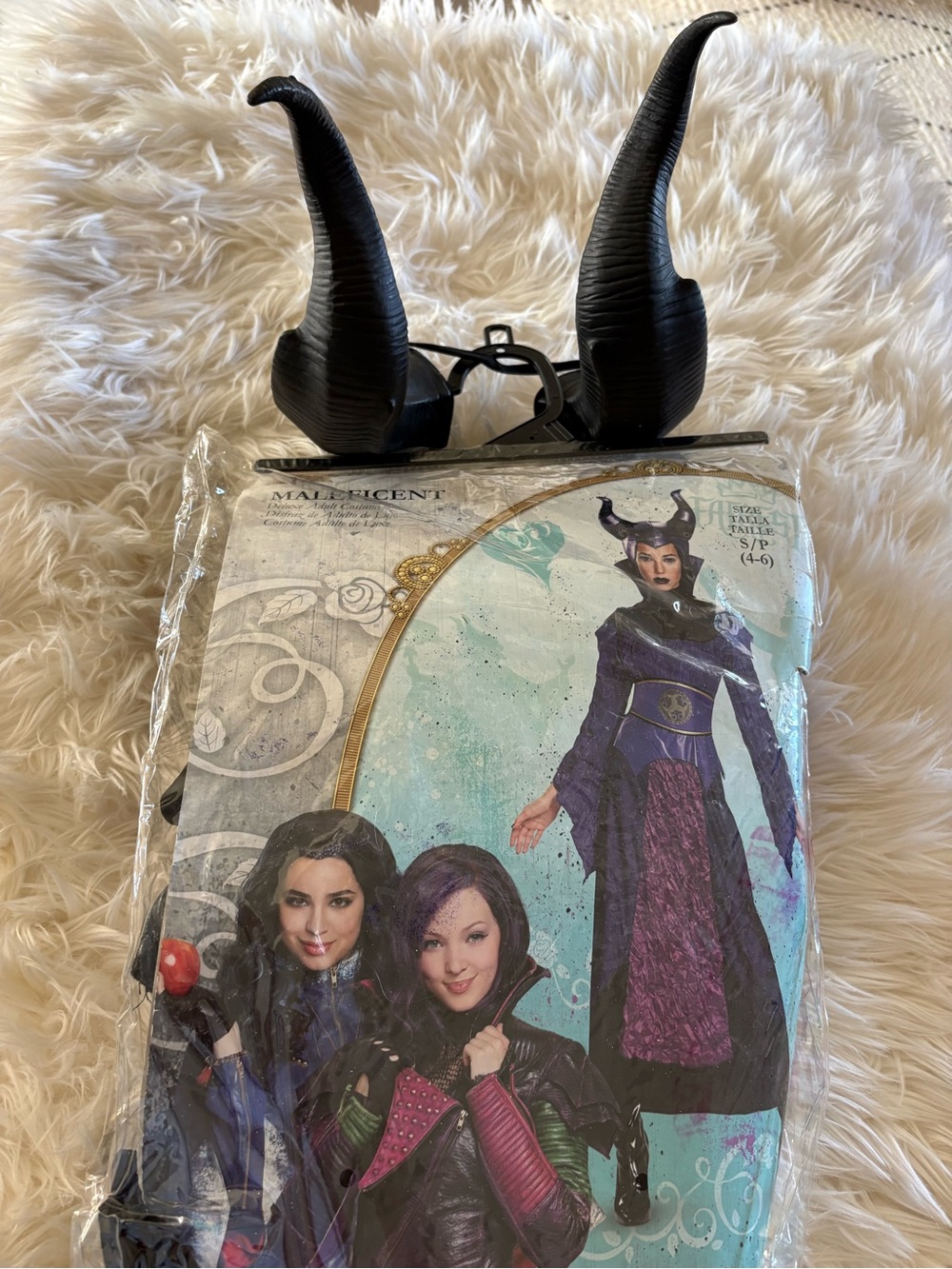 Disney Descendants Maleficent Deluxe Costume Adult Small 4–6 + Extra Horns